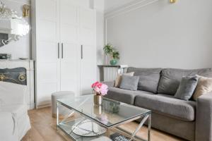 Chic apartment on the Champs-Élysées with AC