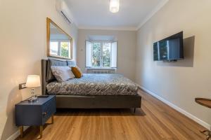 Lumen, few steps to the walls, 2 bath, 3 SmartTV, High Speed Fiber, AC