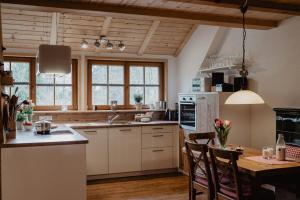 Luxuriöse Schwarzwald Loft Heustock mit Sauna und Whirlpool am Griesbachhof