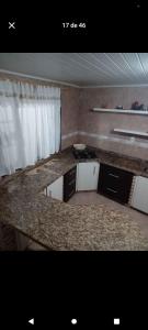 Quarto completo com banheiro privado