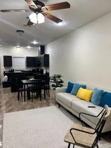 Hummingbird Apt 8 - 法尔