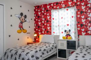 Opulent 5 BR Villa Private Pool - 12 Guests - 3085 TS