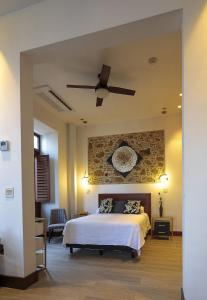 Villas La Fontana Amplias ApartaSuite-piscina 101