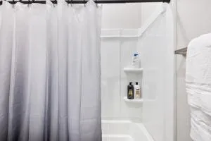 Spacious Two Bedroom Two Bathroom with Free Parking and Cozy Beds - 皮奥里亚