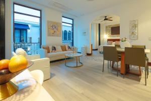 Villas La Fontana Amplias ApartaSuite-piscina 201