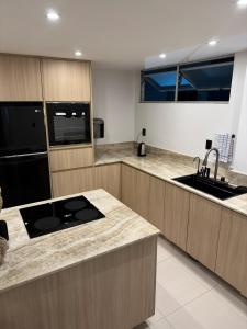 Apt Reformado, grande e moderno - 300m do Mar