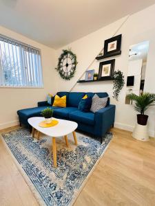 Luxury Self-Contained Studio Apartment near QE Hospital R1