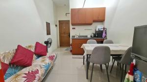 Affordable Cebu Staycation wifi AC