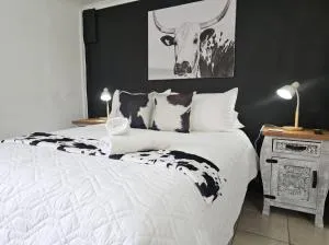 Moo Manor - Homevale