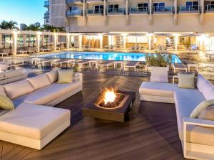 Ala Moana Beautiful Ocean View Studio 2324