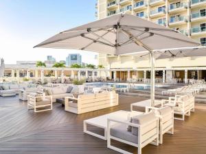 Ala Moana Beautiful Ocean View Studio 2324