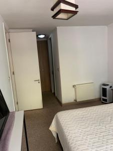 Cálida habitación grande en ñuñoa