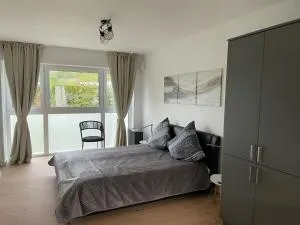 modernes stilvoll eingerichtetes Appartement - Rösrath