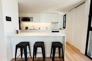 Maires Urbano 702- Depto Zona Guemes con cochera - Hola Sur