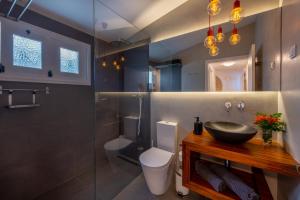 Recently renovated 4 bdr Villa with ocean views