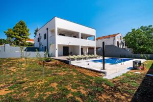 Apartment ILUX-3