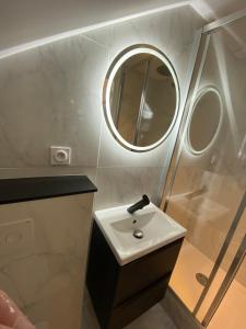 Appartements La Suite 5 etoiles 30G rue General Margueritte : photos des chambres