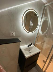 Appartements La Suite 5 etoiles 30G rue General Margueritte : photos des chambres