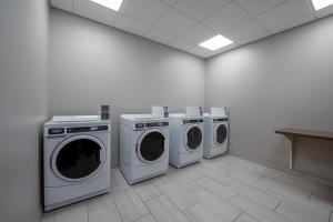 Holiday Inn Express & Suites - Gilbert - Mesa Gateway Airport