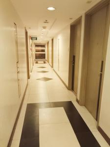 Condo Near MOA and NAIA at SoleMare Parksuites