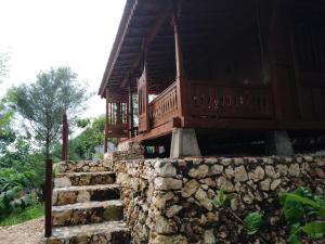 Fam Sugiono Cottage - Wooden House