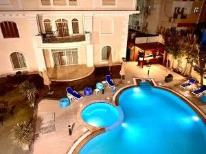 Giza Palace Pyramids View - Fayoum