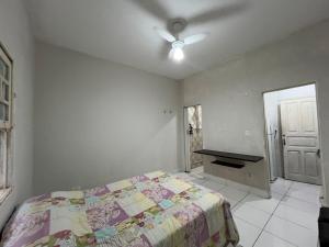 Kitnet térreo no Canto do Forte