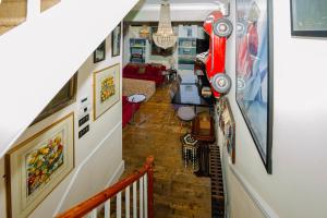 Ultrachic Georgian Townhouse In Central London