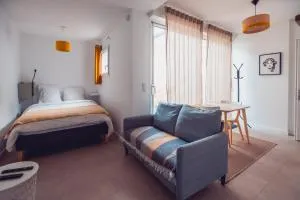 Grand studio avec Jardin, Parking gratuit - Ardentes