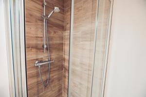Appartements Grand studio avec Jardin, Parking gratuit : photos des chambres