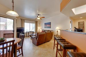 Communal Pool Sunny First-Floor Condo in Phoenix