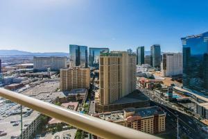 Amazing Strip View - Balcony Suite - The Signature MGM 24707