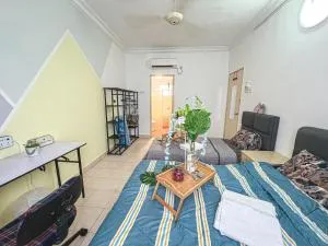 Puchong, 1-12pax, Projector, Free WiFi, 3BR - Puchong New Village