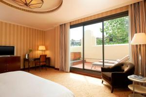 Superior King Room with Whirlpool	 room in The Westin Valencia
