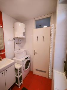 See You House, Terme Čatež 153