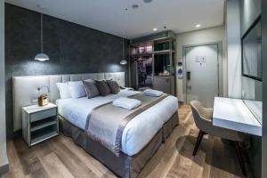 Classic, Guest room, 1 King, City view room in The Regency Rome a Tribute Portfolio Hotel