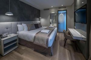 Superior, Guest room, 1 King, City view room in The Regency Rome a Tribute Portfolio Hotel