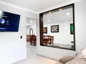 Casa de 4 dormitorios, piscina, seguridad, parqueo - Daule