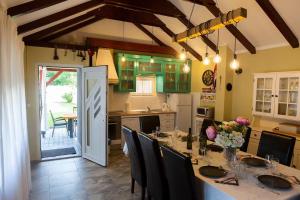 Holiday house with a swimming pool Lucane, Zagora - 23648