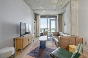 Rainey St Luxury Condo Balcony