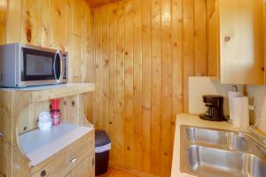 Lakeside Cabin with Beach about 14 Mi to Ski Area!