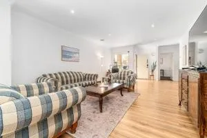 The Noble Prize Netflix & WiFi - Keysborough