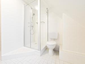 Tolstov Apartments - 4 Room Maisonette Apartment - 25 min Messe DUS