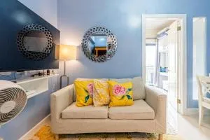 Chic Condo with Pool Near Airport-2 to 7 guest - Sudtungan