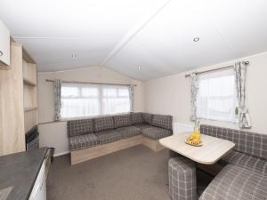 Suncrest Caravan by Belvilla - 3-star hotels in Looe