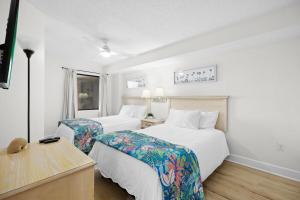 Wow! Oceanview 3 bedroom condo! Pool & private balcony