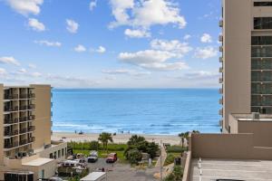 Wow! Oceanview 3 bedroom condo! Pool & private balcony