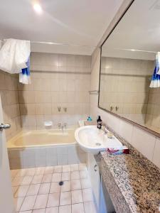 Wongeoon Vast Xenial Home