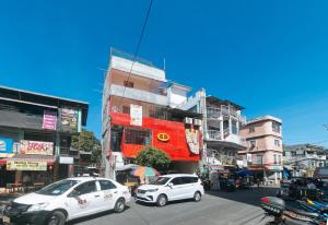 RedDoorz @ Western Bicutan Transients Inn