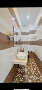 Phòng Tiêu Chuẩn Giường Lớn (Standard King Room)